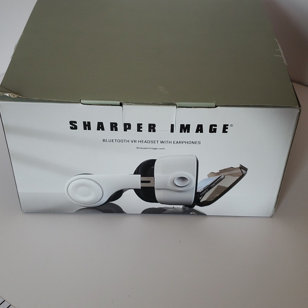 Sharper Image Bluetooth VR Headset with earphones